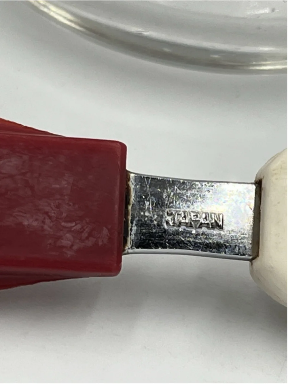 RARE VINTAGE ROGERS Co NYLON LONG ICING SPREADER RED JAPAN W/PYREX MEASURECUP